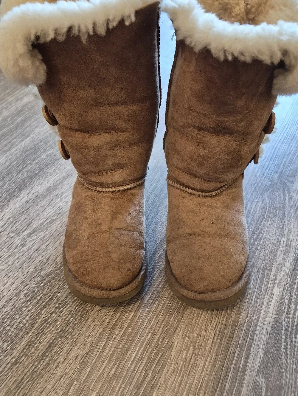 Ugg Thriple Bailey Button In Chestnut Kids Shoes Size 2